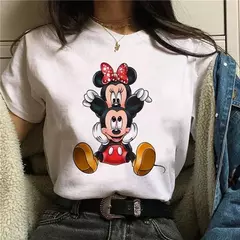 Camiseta Feminina Estilo ano 90 – Estampa Mickey e Minnie Disney - comprar online