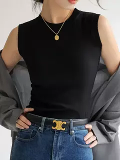 Regata Feminina de Malha Canelada na internet