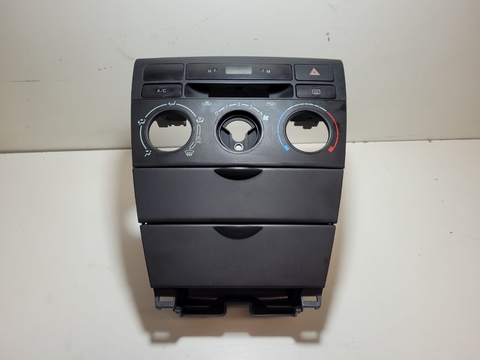 Moldura Central Comando Ar Toyota Fielder 2005 5541102200