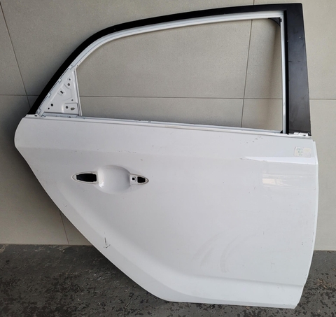 Porta Traseira Lado Direito HB20 2015 Com Detalhes