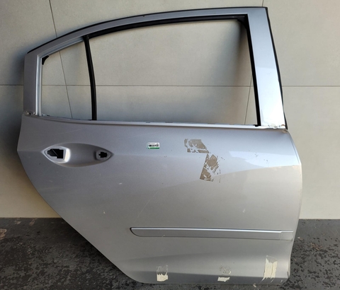 Porta Traseira Direita Onix Plus Sedan 2020/2024 C/Detalhes