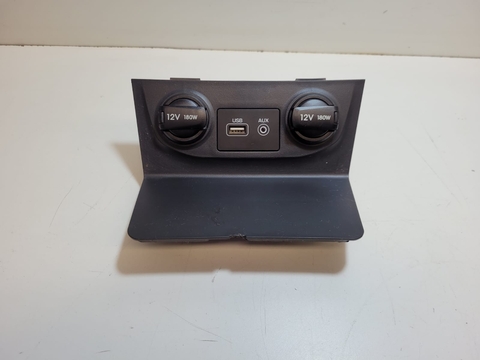 Moldura Com Tomada USB / Acendedor Hyundai Creta 2022