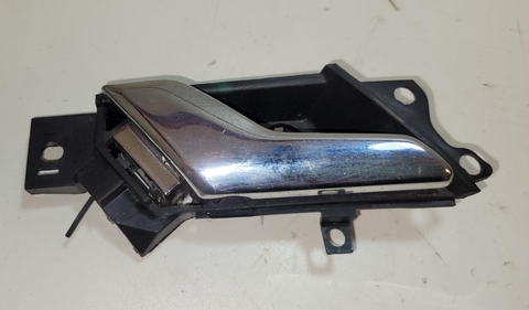 Maçaneta Interna Diant. L.E Captiva 2.4 2010 96660863 Orig.