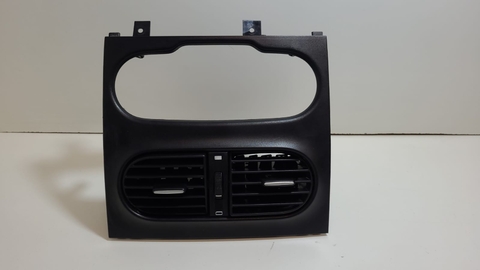 Moldura Central C/Difusor Ar Fiat Strada 2018 100196956