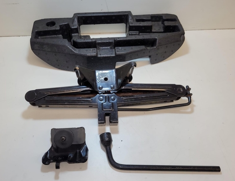 Kit Macaco Chave de Roda Fiat Strada 2021 52176250 Original