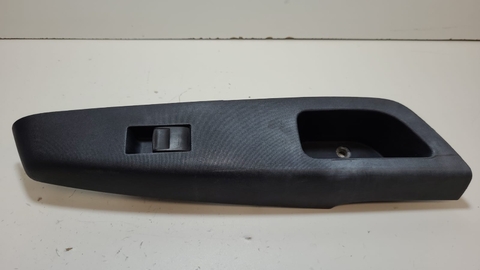 Moldura Comando Vidro Diant.Dir. Etios Sedan 2015 742310D180