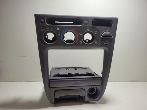 Moldura Painel Central Toyota Corolla 2000/2002 5560412030