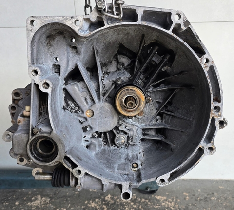 Caixa Cambio Manual Courier / Fiesta 1.3 8v Endura 1999