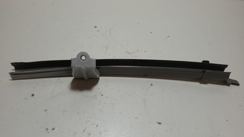 Canaleta Guia Vidro Traseiro Lado Esquerdo Etios Sedan 2015