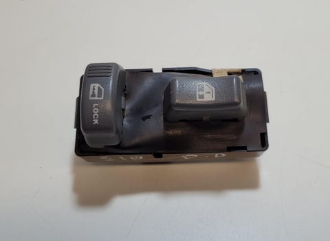 Botão Trava Elétrica Dianteiro Lado Direito S10 2011