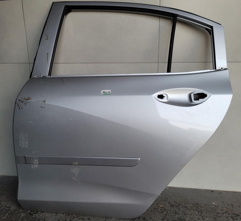 Porta Traseira Esquerda Onix Plus 2020 à 2024 Com Detalhes