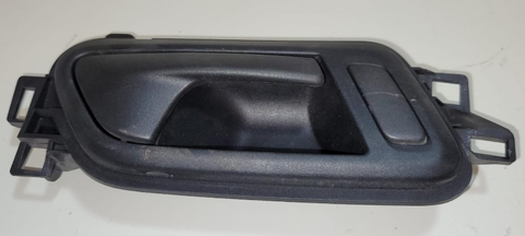 Maçaneta Interna Tras.Direita VW Amarok 2015 2H0837114D