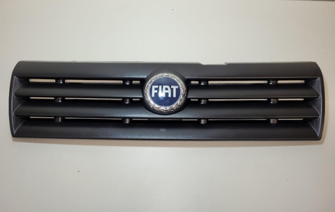 Grade Radiador Fiat Uno 2005 Cor Preto Usado Original
