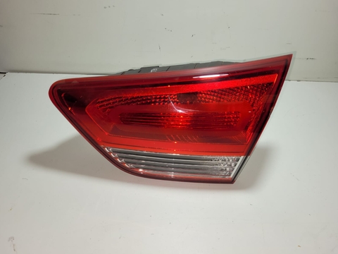 Lanterna Tampa Lado Direito Creta 2021 92404M4 Com Detalhe