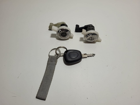 Par Miolo C/ Chave Porta Diant.Direita/Esquerda Scenic 2004