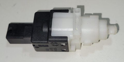 Sensor Pedal Freio Uno Vivace 2014 1029546840510 Usado Orig