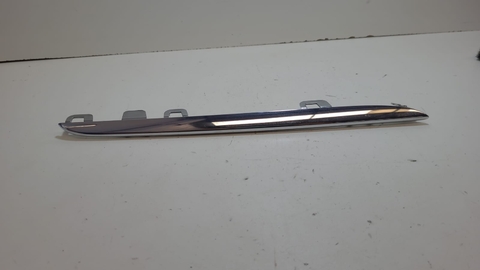 Friso Grade Para-choque Mercedes C200 A2058880673 (DETALHE)