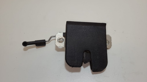 Fechadura Tampa Traseira Polo 2007 6Q6827505B Usado Original