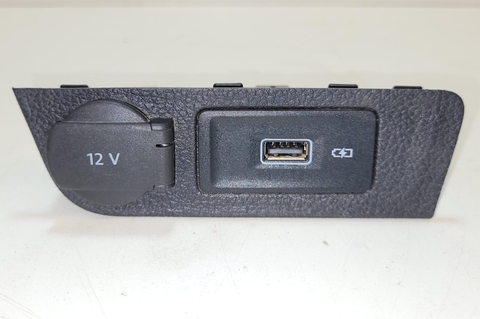 Acendedor Tomada USB 12v Saveiro G8 2023 5U1863617 Original