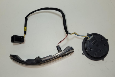 Pisca Com Motor Retrovisor Lado Direito Hb20 Hatch 2021 Orig