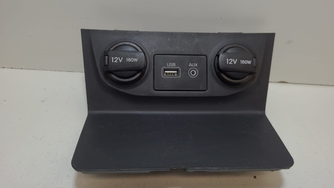 Moldura Interna Painel Entrada USB Creta 2018 84621M4000