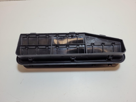 Difusor Ar Carroceria Lado Direito Strada 2019 51791149