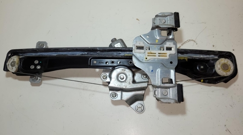 Máquina Vidro Dianteiro Lado Direito Spin 2013 98810PM710