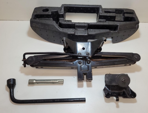 Kit Macaco/Chave Roda Fiat Strada 2021 52176250 Original