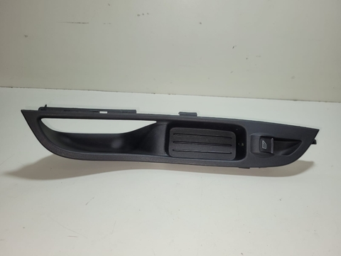 Moldura Botão Vidro Elétrico Diant. Lado Direito Focus 2014