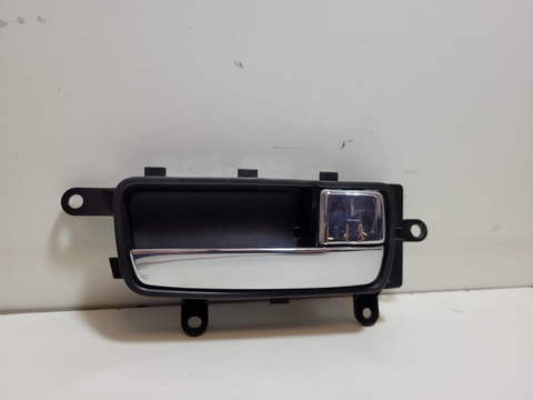 Maçaneta Interna Diant.Lado Esquerdo Nissan Sentra 2009 2012