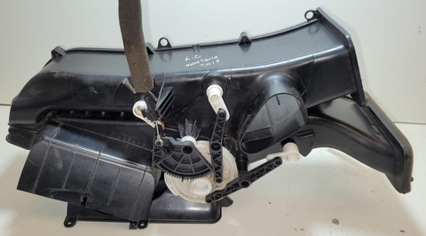 Carcaça Caixa Evaporadora Lado Direito Montana 2017 U686001