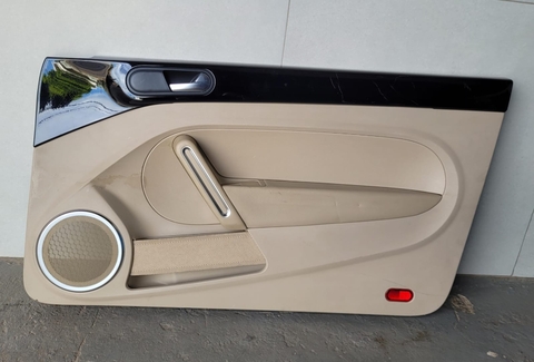 Forro Porta Dianteira Direita VW Fusca Tsi 2013 C/ Detalhes