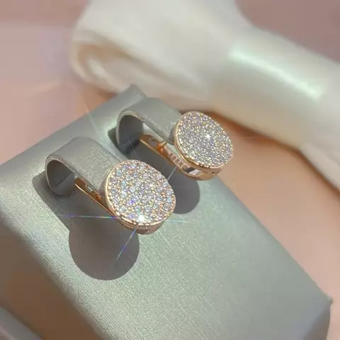 Aurora Brilhante – Brincos Palhetados com Zircônia Natural - comprar online