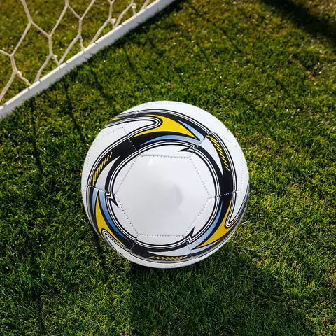 Bola de Futebol Oficial Tamanho 5 – PVC Sem Costura, Antiderrapante e Resistente para Treinos e Jogos ao Ar Livre
