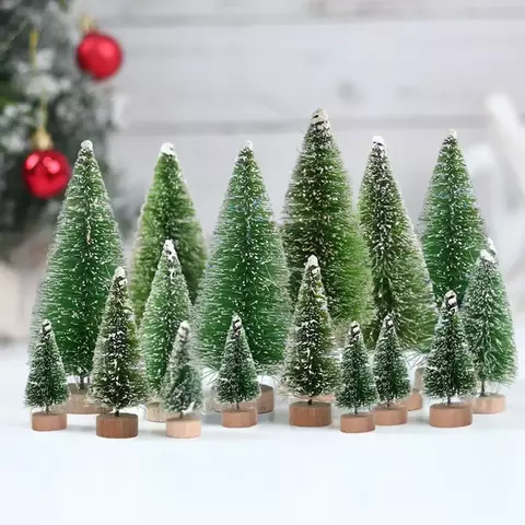 “Mini Árvore de Natal Artificial em Madeira – Cores Azul, Verde, Branco e Dourado | Decoração de Mesa com Pinho e Sisal”