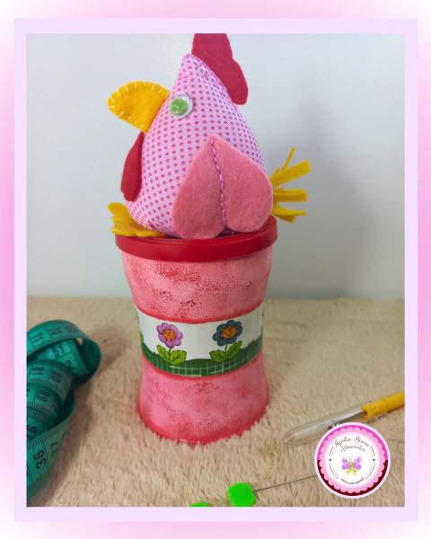 Alfineteiro galinha de fuxico - comprar online