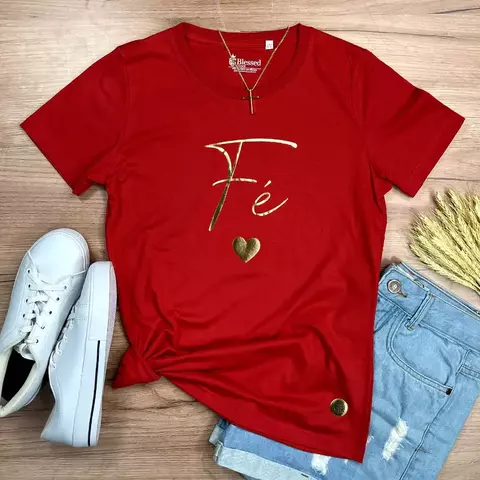 Camiseta Feminina Vermelha Fé Coração Dourado