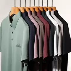 Novo negócio masculino casual camisa de manga curta com emblema cor sólida camisa polo moda respirável confortável versátil topo