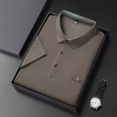 Novo negócio masculino casual camisa de manga curta com emblema cor sólida camisa polo moda respirável confortável versátil topo na internet