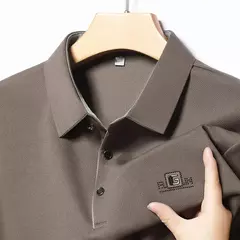 Novo negócio masculino casual camisa de manga curta com emblema cor sólida camisa polo moda respirável confortável versátil topo