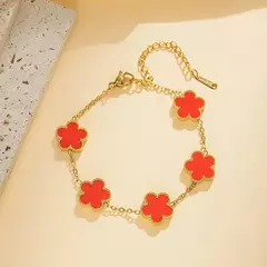 A pulseira dupla face de aço inoxidável com pétalas de cinco folhas e trevos banhados a ouro é o melhor presente de família para mães, meninos - loja online