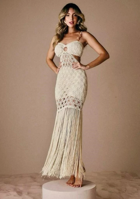 Vestido Crochê c/ Recortes e Pedras nas Alças na internet