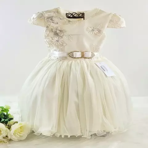 VESTIDO LUXO MARFIM COM CINTO DE PÉROLAS BATIZADO DAMINHAS - comprar online