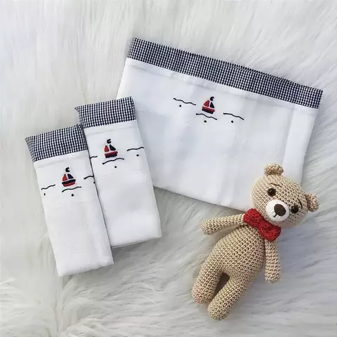 Kit Fralda Artesanal Bordada Barquinho - comprar online