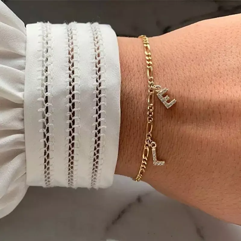 Pulseira Personalizada com Letra Inicial – Corrente Cubana Torcida Dourada, Aço Inoxidável, Pingente com Nome, Joia Feminina