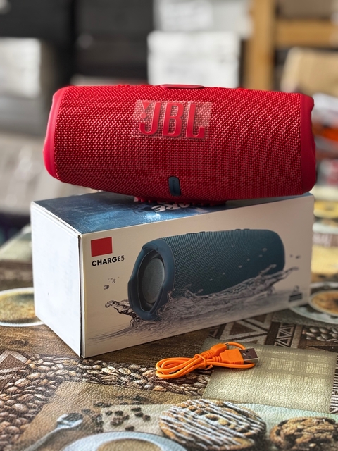 PARLANTES SÍMIL JBL CHARGE 5