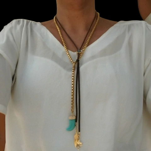 Kit Conjunto de 2 colares com corrente e camurça e pingentes - comprar online