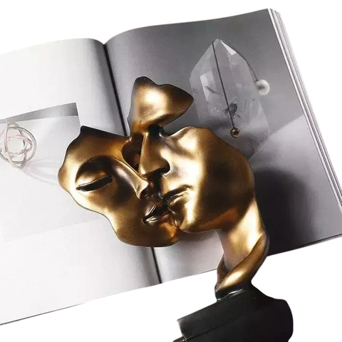 Escultura "O Beijo de Ouro"