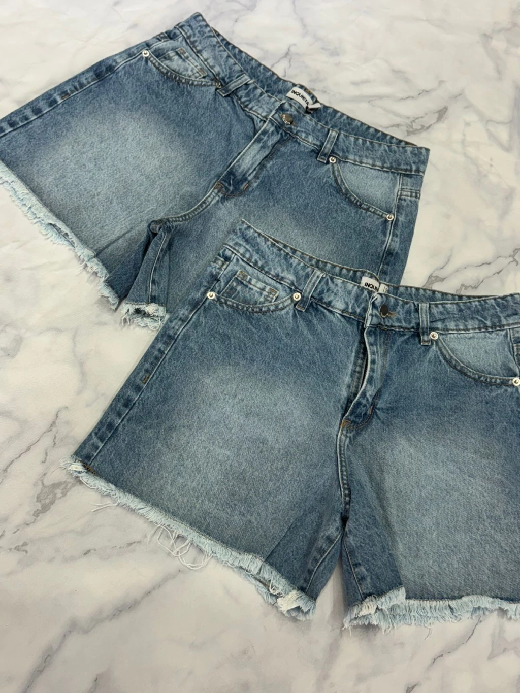 Short de Jean Tiro Alto Deshilachado – Denim Azul Clásico