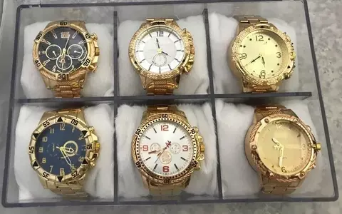 Kit 2 Relógios Masculinos Dourado Pulseira Em Aço